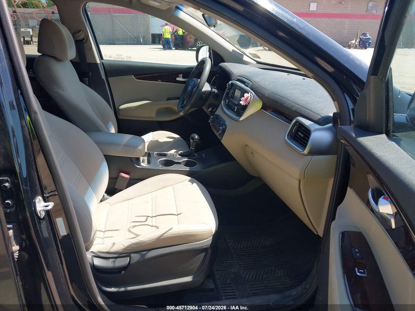 2017 Kia Sorento VIN 5XYPGDA5XHG204824 IAAI salvage auction — NORMAL WEAR, Wait Title, sold $425 on 2026-07-30 (photo 5)