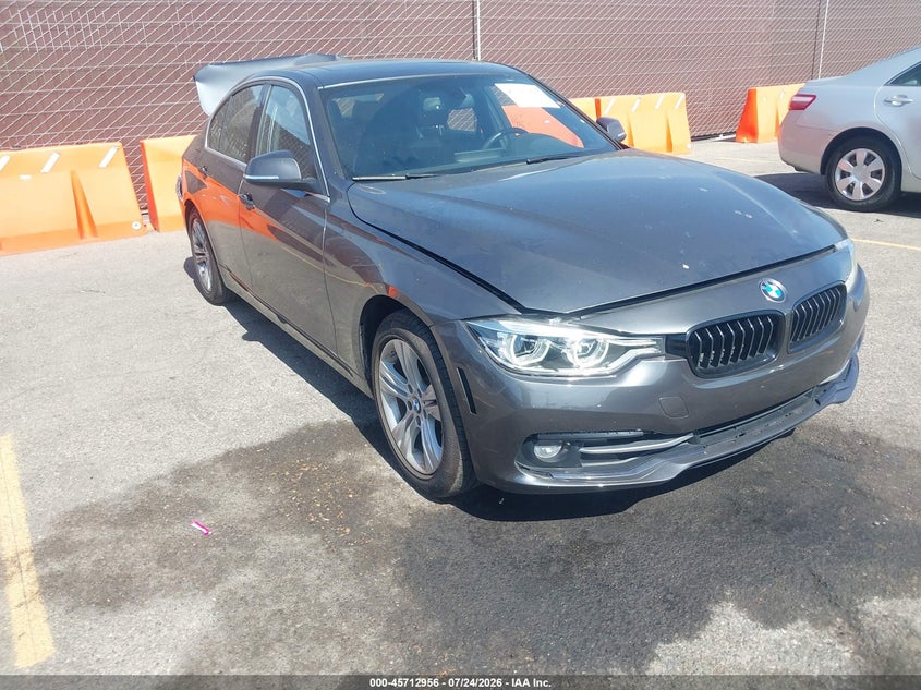 2018 BMW 3er VIN WBA8B9C52JEE82256 IAAI salvage auction — REAR END, Salvage Title, sold $5,275 on 2026-08-17 (photo 1)