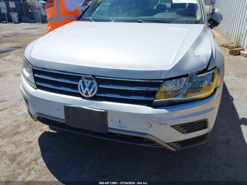 2018 Volkswagen Tiguan VIN 3VV3B7AX9JM047457 IAAI salvage auction — FRONT & REAR, Salvage Title, sold $3,600 on 2026-08-26 (photo 6)
