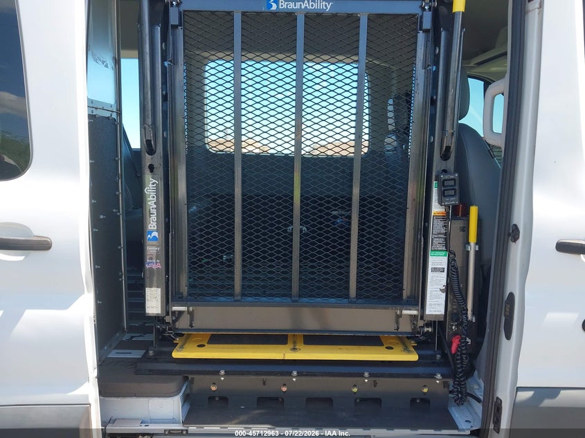 2018 Ford Transit-350 VIN 1FBAX2XV7JKB51909 IAAI salvage auction — NORMAL WEAR, Sf97 (Hawaii), sold $19,500 on 2026-09-01 (photo 8)