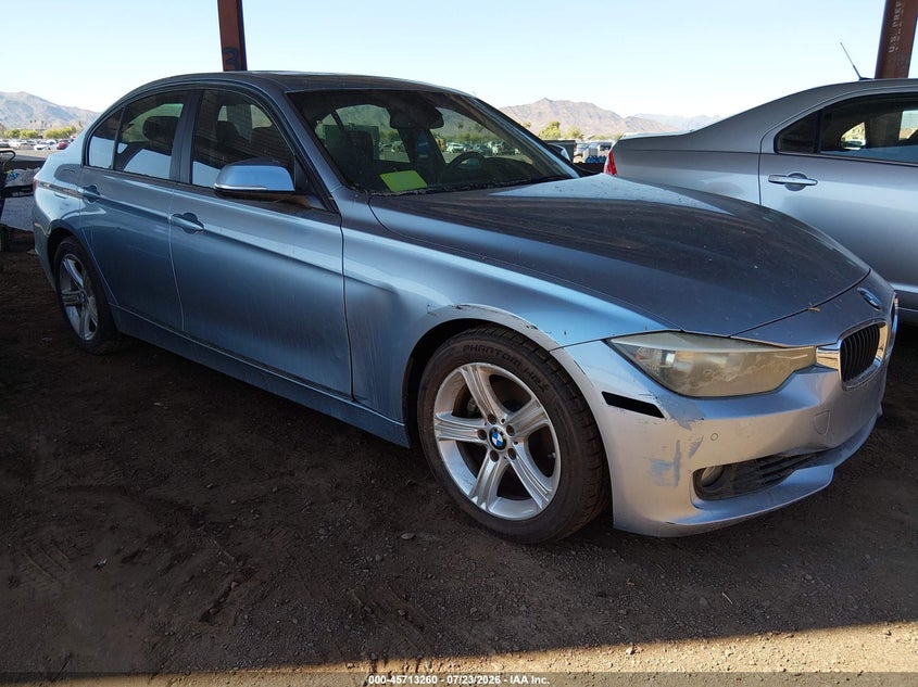 2014 BMW 3er VIN WBA3A5G51ENP33030 IAAI salvage auction — NORMAL WEAR, Clear-Dealer Only (Arizona), sold $25 on 2026-07-28 (photo 1)