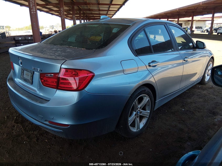 2014 BMW 3er VIN WBA3A5G51ENP33030 IAAI salvage auction — NORMAL WEAR, Clear-Dealer Only (Arizona), sold $25 on 2026-07-28 (photo 4)