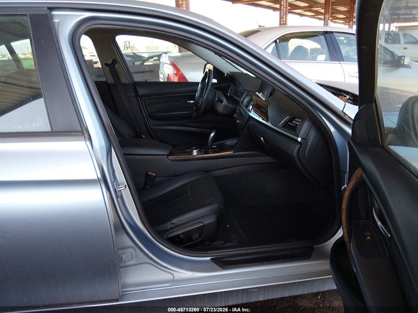 2014 BMW 3er VIN WBA3A5G51ENP33030 IAAI salvage auction — NORMAL WEAR, Clear-Dealer Only (Arizona), sold $25 on 2026-07-28 (photo 5)