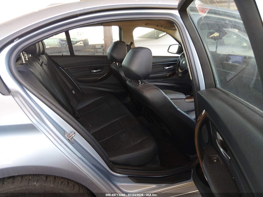 2014 BMW 3er VIN WBA3A5G51ENP33030 IAAI salvage auction — NORMAL WEAR, Clear-Dealer Only (Arizona), sold $25 on 2026-07-28 (photo 8)