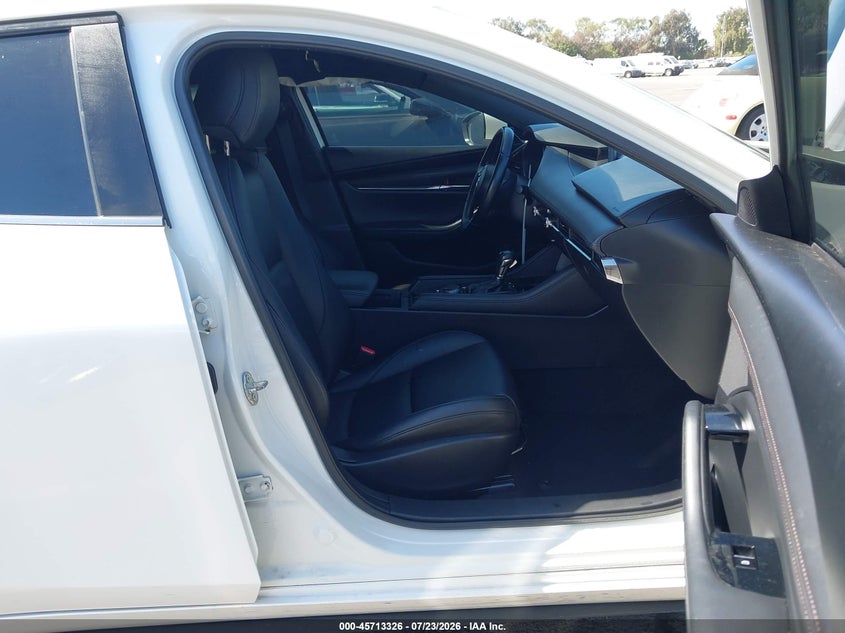 2019 Mazda 3 VIN JM1BPAJMXK1130649 IAAI salvage auction — NORMAL WEAR, Clear (California), sold $3,150 on 2026-07-30 (photo 5)