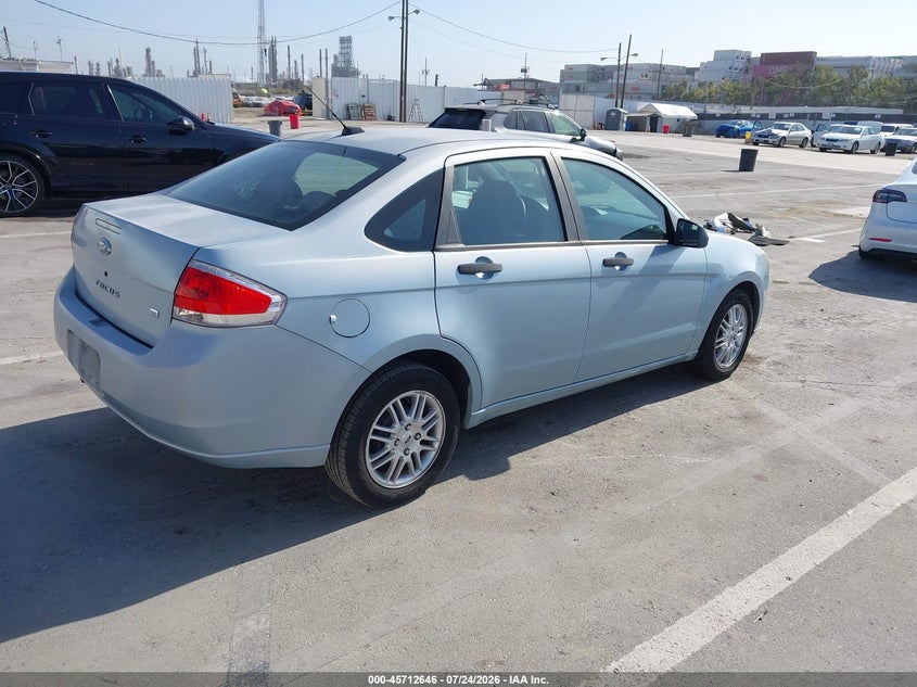 2009 Ford Focus VIN 1FAHP35N49W264116 IAAI salvage auction — SIDE, Salvage (California), sold $375 on 2026-07-29 (photo 4)