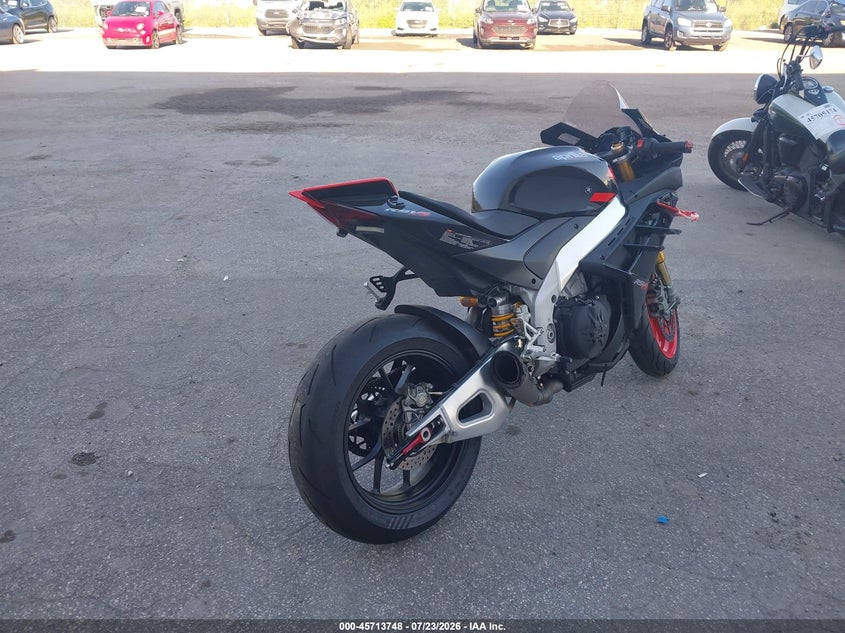 2022 Aprilia Rsv VIN ZD4KYUB02NS000331 IAAI salvage auction — SIDE, Clear (Florida), sold $4,900 on 2026-08-05 (photo 4)