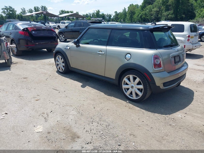 2010 Mini Cooper VIN WMWMF7C55ATZ73274 IAAI salvage auction — NORMAL WEAR, Clear (Maryland), sold $550 on 2026-08-06 (photo 3)