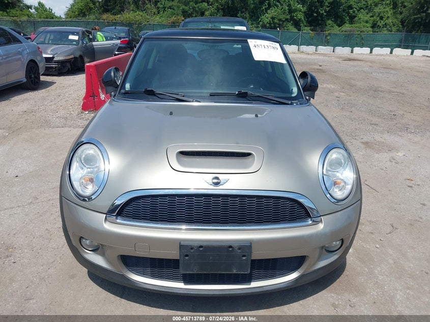 2010 Mini Cooper VIN WMWMF7C55ATZ73274 IAAI salvage auction — NORMAL WEAR, Clear (Maryland), sold $550 on 2026-08-06 (photo 6)