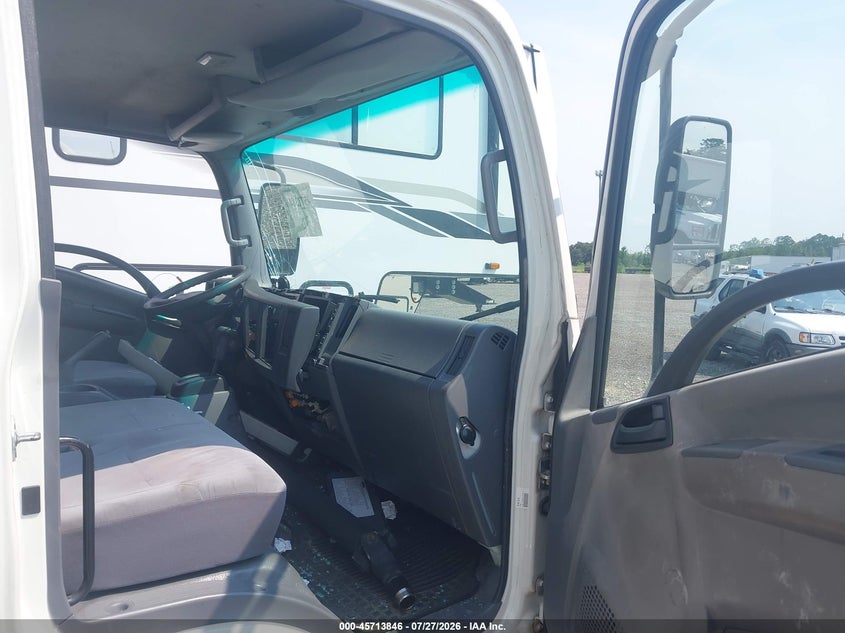 2016 Isuzu VIN 54DB4W1B7GS807450 IAAI salvage auction — FRONT END, Rebuildable (Florida), sold $1,600 on 2026-09-08 (photo 6)