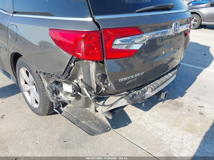 2018 Honda Odyssey VIN 5FNRL6H79JB084924 IAAI salvage auction — REAR END, Salvage Title, sold $9,300 on 2026-10-16 (photo 6)