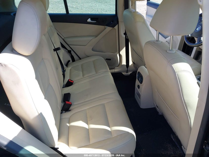 2016 Volkswagen Tiguan VIN WVGBV7AX5GW609733 IAAI salvage auction — NORMAL WEAR, Clear (New York), sold $25 on 2026-07-28 (photo 8)