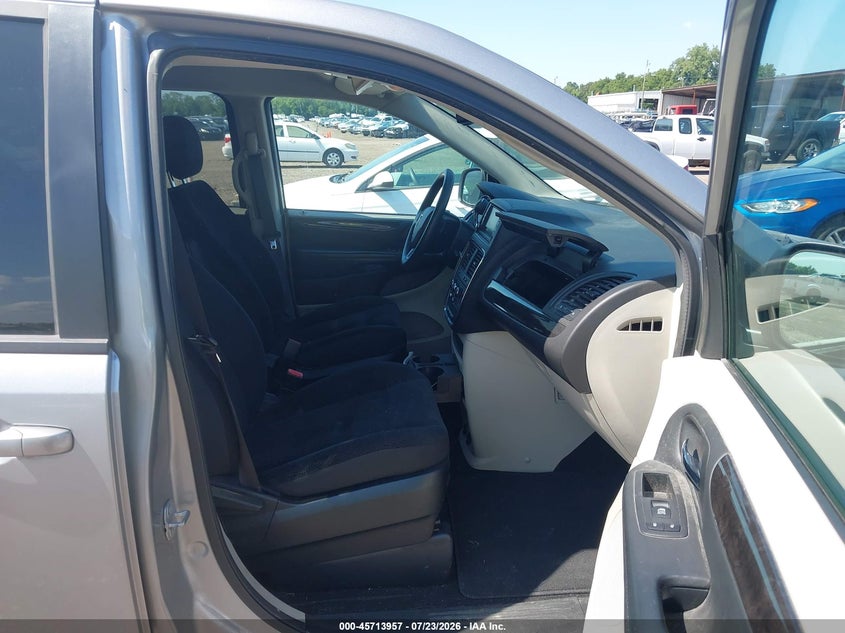 2018 Dodge Grand caravan VIN 2C4RDGBG1JR296586 IAAI salvage auction — NORMAL WEAR, SF97 (Ohio), sold $12,300 on 2026-09-15 (photo 5)