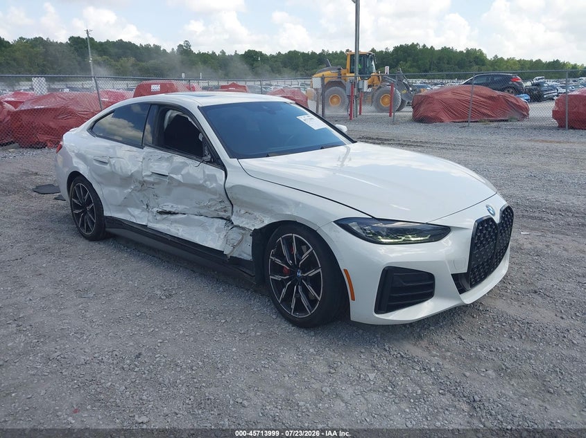 2022 BMW 4er VIN WBA63AV00NFM18091 — IAAI salvage auction photo