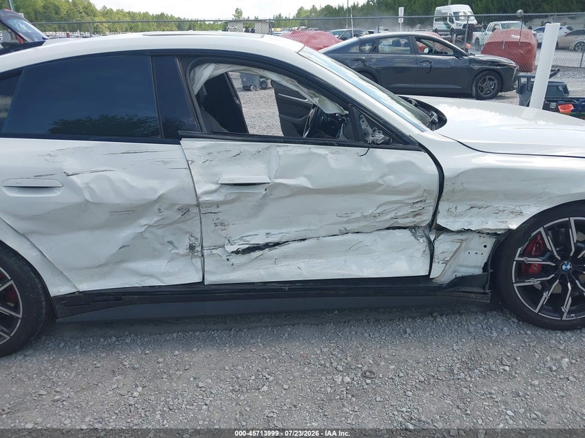 2022 BMW 4er VIN WBA63AV00NFM18091 IAAI salvage auction — SIDE, Wait Title, sold $12,600 on 2026-08-18 (photo 6)