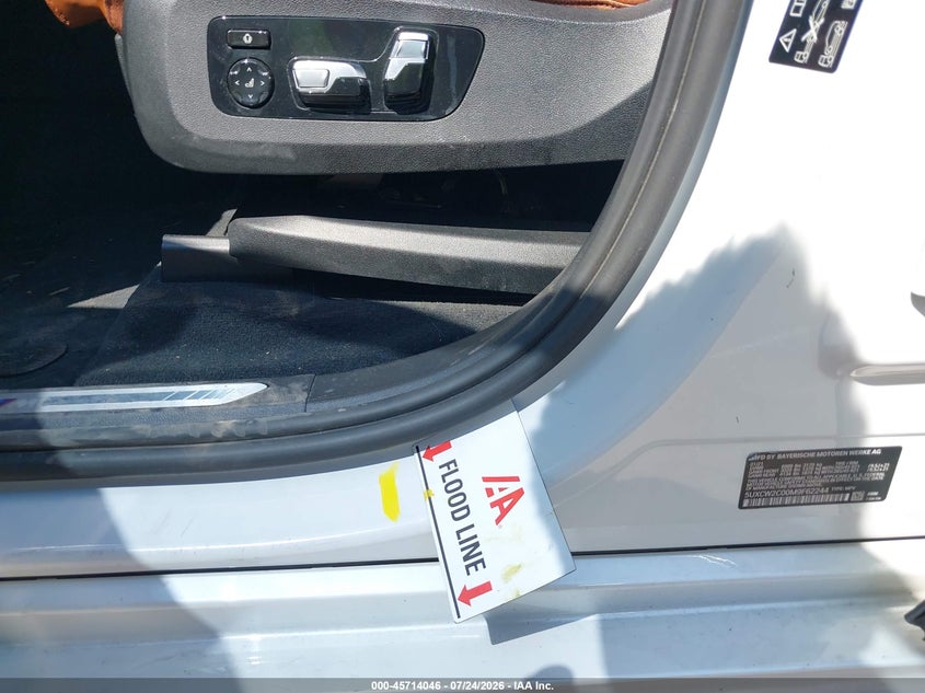 2021 BMW X7 VIN 5UXCW2C00M9F62244 IAAI salvage auction — WATER/FLOOD, Salvage Title, sold $20,125 on 2026-10-13 (photo 6)