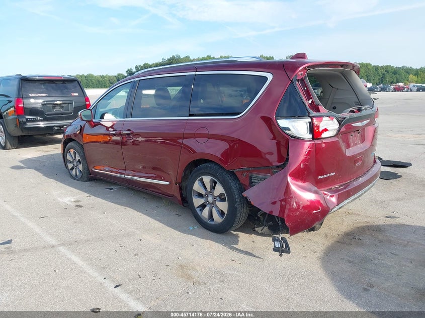 2018 Chrysler Pacifica VIN 2C4RC1N72JR213162 IAAI salvage auction — LEFT & RIGHT, Wait Title, sold $3,050 on 2026-08-28 (photo 3)
