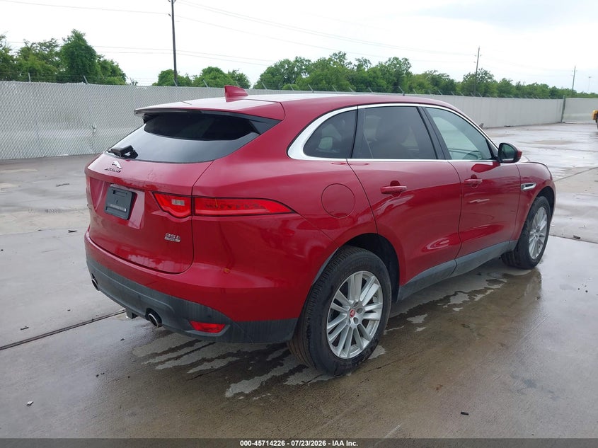 2017 Jaguar F-pace VIN SADCK2BVXHA066657 IAAI salvage auction — WATER/FLOOD, Rebuildable (Florida), sold $1,350 on 2026-07-31 (photo 4)