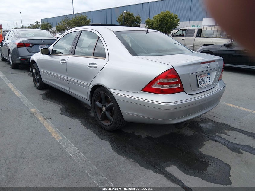 2002 Mercedes-benz C class VIN WDBRF61J62F184486 IAAI salvage auction — NORMAL WEAR, Clear - Dealer Only (California), sold $325 on 2026-08-10 (photo 3)