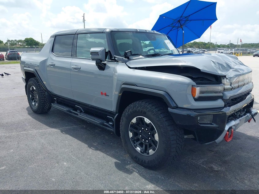 2025 Gmc VIN 1GT10BDD8SU100582 IAAI salvage auction — FRONT END, Rebuildable (Florida), sold $34,000 on 2026-10-01 (photo 1)
