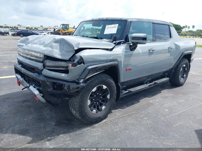 2025 Gmc VIN 1GT10BDD8SU100582 IAAI salvage auction — FRONT END, Rebuildable (Florida), sold $34,000 on 2026-10-01 (photo 2)