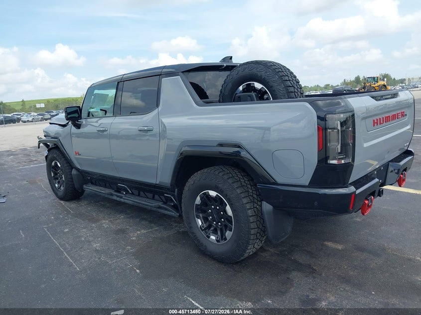 2025 Gmc VIN 1GT10BDD8SU100582 IAAI salvage auction — FRONT END, Rebuildable (Florida), sold $34,000 on 2026-10-01 (photo 3)