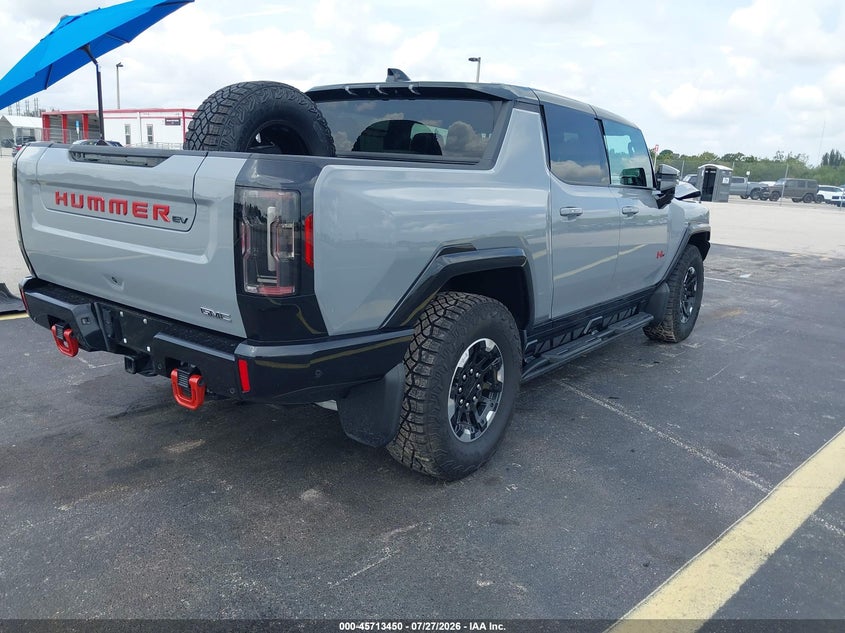 2025 Gmc VIN 1GT10BDD8SU100582 IAAI salvage auction — FRONT END, Rebuildable (Florida), sold $34,000 on 2026-10-01 (photo 4)