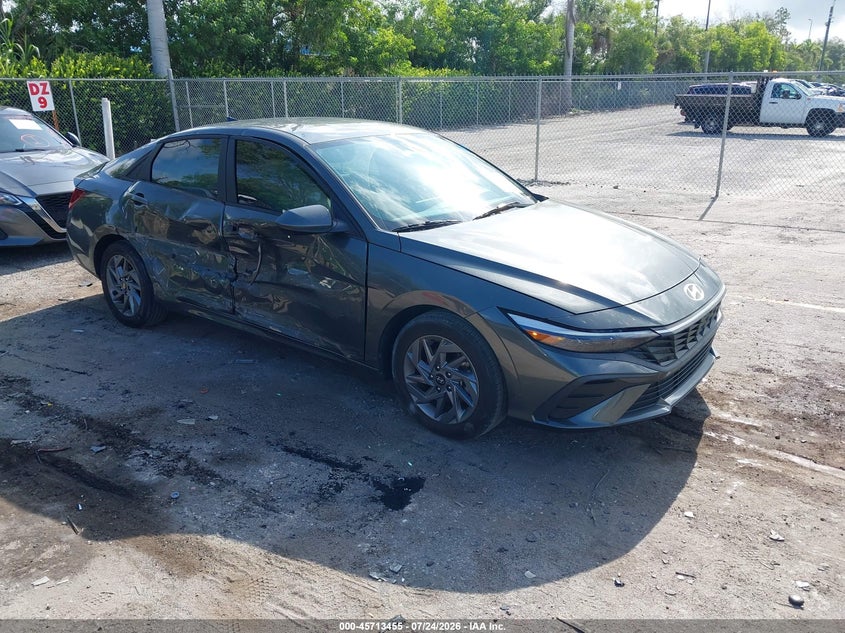 2024 Hyundai Elantra VIN KMHLM4DG1RU773917 IAAI salvage auction — RIGHT SIDE, Wait Title, sold $5,675 on 2026-09-08 (photo 1)