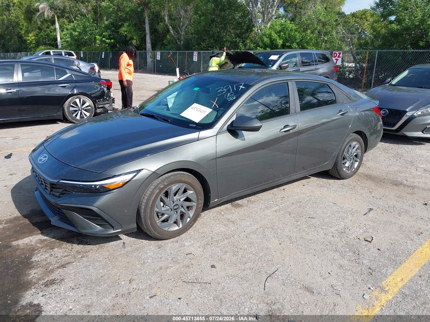 2024 Hyundai Elantra VIN KMHLM4DG1RU773917 IAAI salvage auction — RIGHT SIDE, Wait Title, sold $5,675 on 2026-09-08 (photo 2)