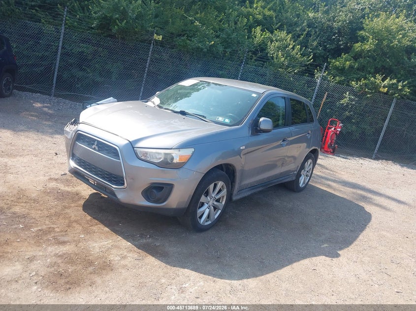 2013 Mitsubishi Outlander VIN 4A4AP3AUXDE022172 IAAI salvage auction — RIGHT FRONT, Salvage Title, sold $875 on 2026-08-03 (photo 2)