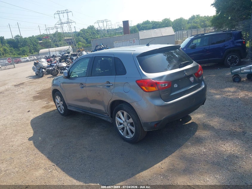2013 Mitsubishi Outlander VIN 4A4AP3AUXDE022172 IAAI salvage auction — RIGHT FRONT, Salvage Title, sold $875 on 2026-08-03 (photo 3)