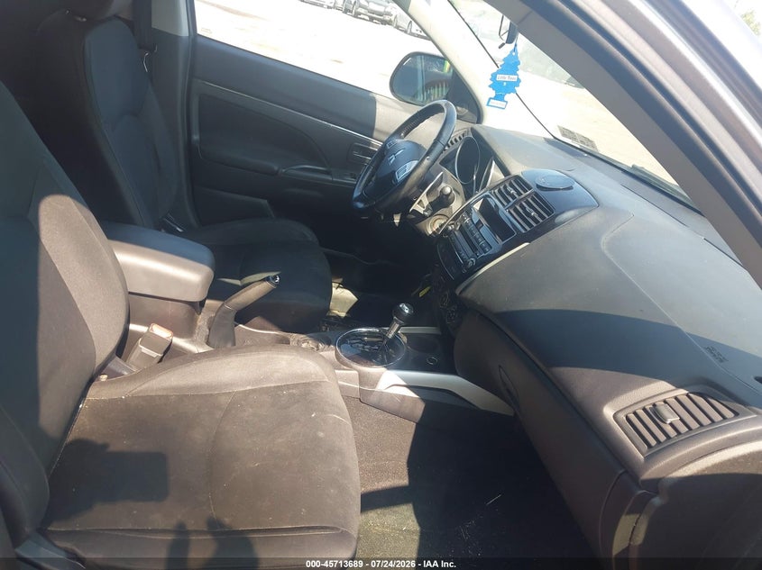2013 Mitsubishi Outlander VIN 4A4AP3AUXDE022172 IAAI salvage auction — RIGHT FRONT, Salvage Title, sold $875 on 2026-08-03 (photo 5)