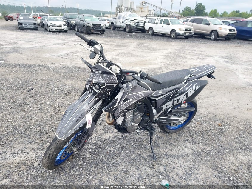 2025 Suzuki Dr-z VIN JS1ER12E2S7101510 IAAI salvage auction — RIGHT SIDE, Salvage (North Carolina), sold $3,100 on 2026-09-23 (photo 2)