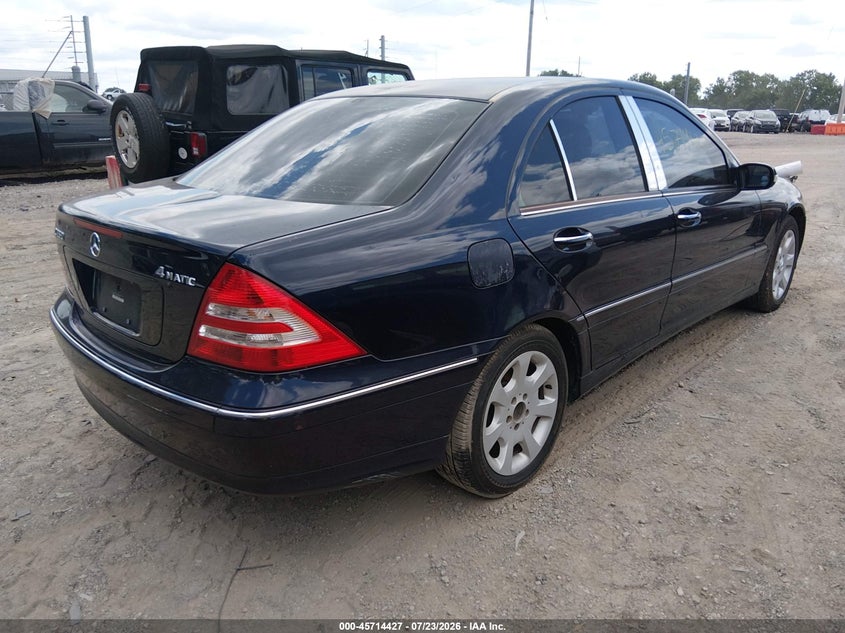 2006 Mercedes-benz C class VIN WDBRF92H36F819604 IAAI salvage auction — NORMAL WEAR, Clear (Indiana), sold $350 on 2026-07-31 (photo 4)