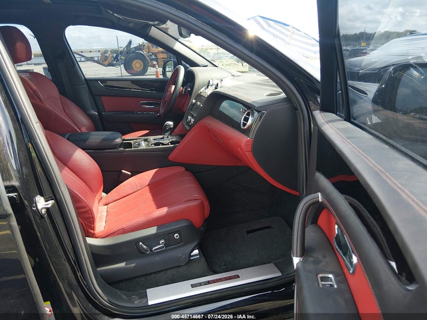 2020 Bentley Bentayga VIN SJAAM2ZV0LC030669 IAAI salvage auction — THEFT, Salvage Title, sold $1,050 on 2026-09-03 (photo 5)