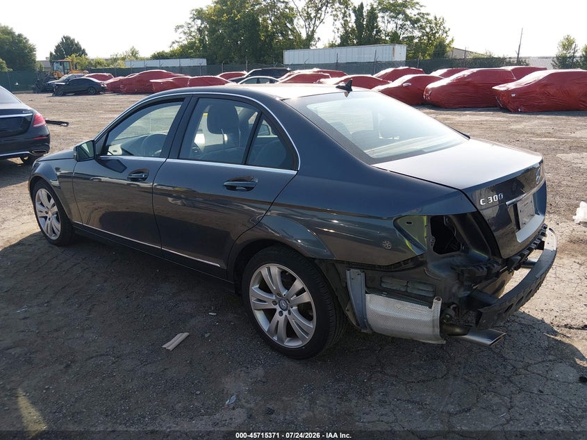 2011 Mercedes-benz C class VIN WDDGF8BB4BR160641 IAAI salvage auction — REAR END, Salvage (Pennsylvania), sold $1,200 on 2026-08-13 (photo 3)