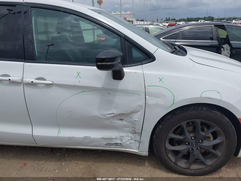 2025 Chrysler Pacifica VIN 2C4RC1GG0SR511403 IAAI salvage auction — SIDE, Enterprise Vehicles Clear Only (Florida), sold $11,100 on 2026-07-30 (photo 6)