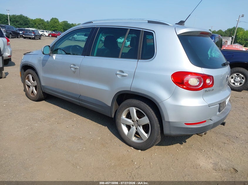2010 Volkswagen Tiguan VIN WVGBV7AX6AW519353 IAAI salvage auction — NORMAL WEAR, Clear (New Jersey), sold $225 on 2026-08-05 (photo 3)