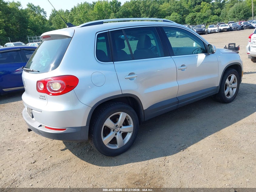 2010 Volkswagen Tiguan VIN WVGBV7AX6AW519353 IAAI salvage auction — NORMAL WEAR, Clear (New Jersey), sold $225 on 2026-08-05 (photo 4)