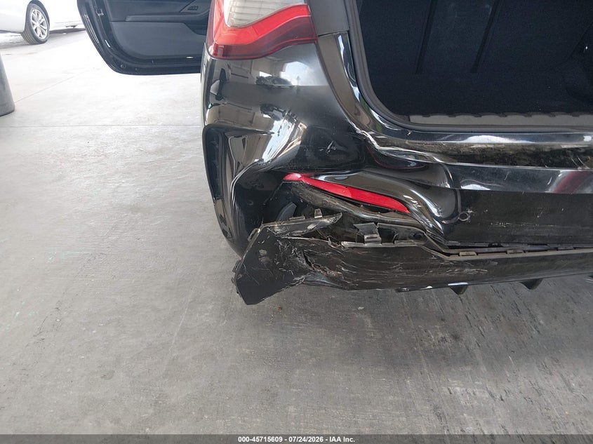 2021 BMW 4er VIN WBA13AR08MCH02219 IAAI salvage auction — FRONT & REAR, Wait Title, sold $11,400 on 2026-08-20 (photo 6)