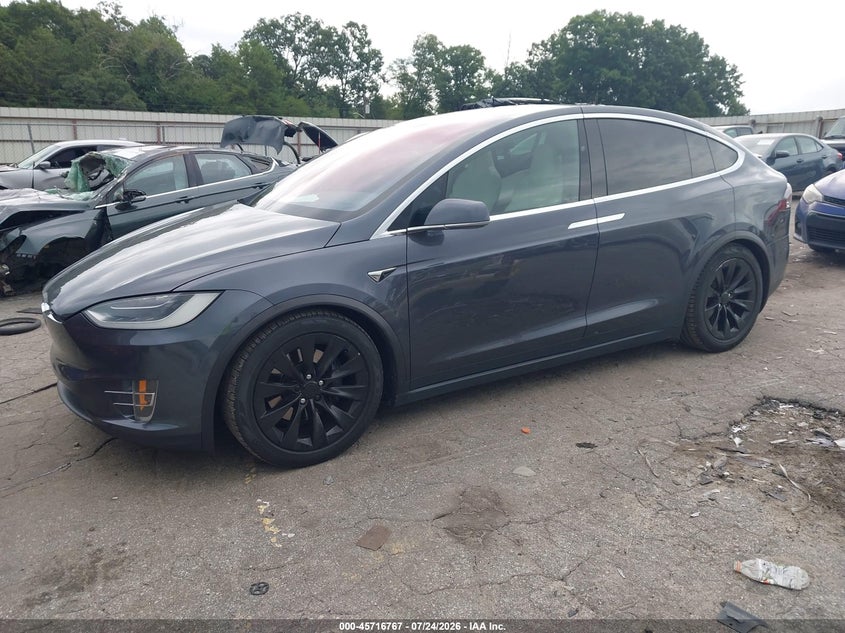 2017 Tesla Model x VIN 5YJXCDE24HF053739 IAAI salvage auction — SIDE, Wait Title, sold $5,200 on 2026-09-03 (photo 2)
