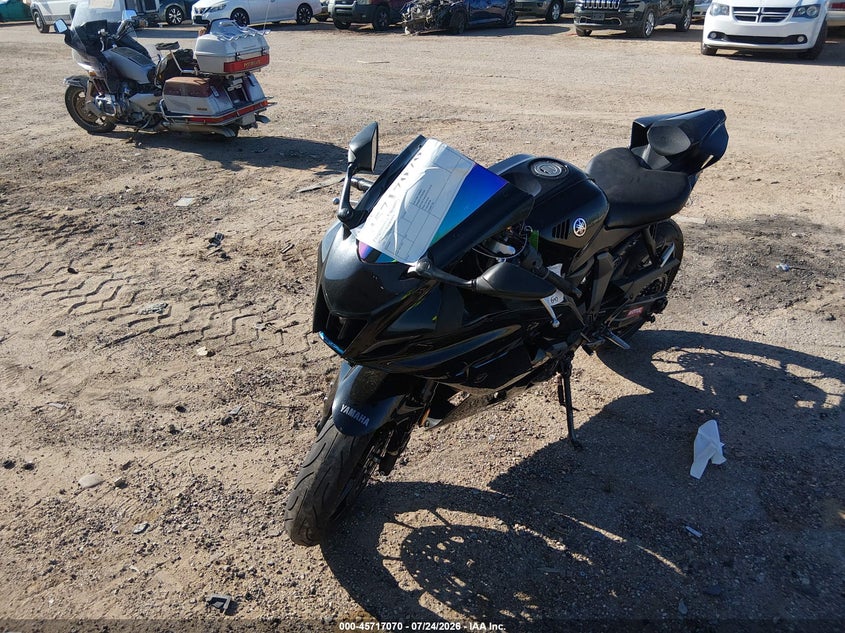2022 Yamaha Yzf VIN JYARM38E4NA001923 IAAI salvage auction — ENGINE DAMAGE, Wait Title, sold $2,500 on 2026-09-22 (photo 1)