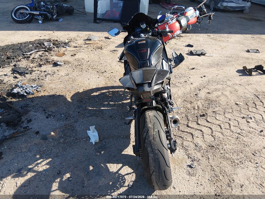 2022 Yamaha Yzf VIN JYARM38E4NA001923 IAAI salvage auction — ENGINE DAMAGE, Wait Title, sold $2,500 on 2026-09-22 (photo 6)