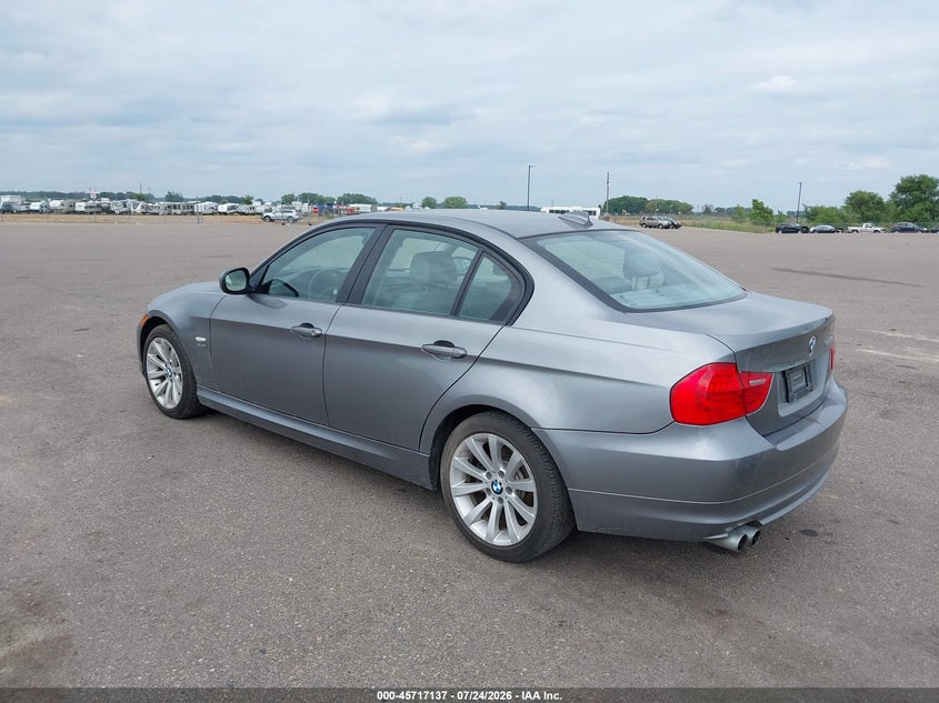 2011 BMW 3 series VIN WBAPK7G58BNN78269 IAAI salvage auction — REAR END, Prior Salvage (Minnesota), sold $1,450 on 2026-08-03 (photo 3)