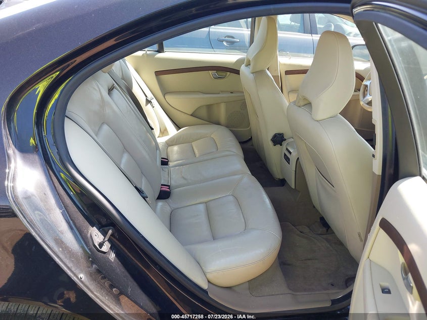 2011 Volvo S80 VIN YV1940AS0B1148863 IAAI salvage auction — NORMAL WEAR, Original (Ohio), sold $300 on 2026-08-06 (photo 8)