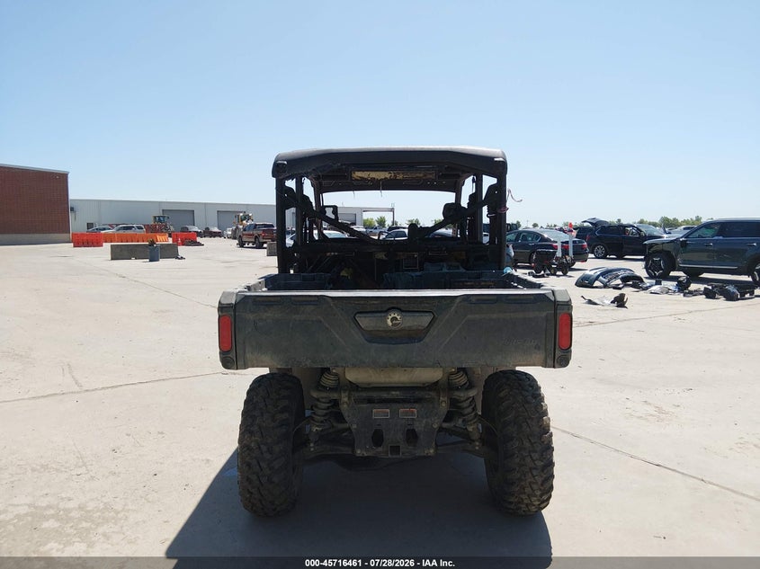 2019 Can-am/ brp Traxter VIN 3JBUCAN4XKK000368 IAAI salvage auction — EXTERIOR BURN, Salvage (Texas), sold $2,250 on 2026-09-02 (photo 6)