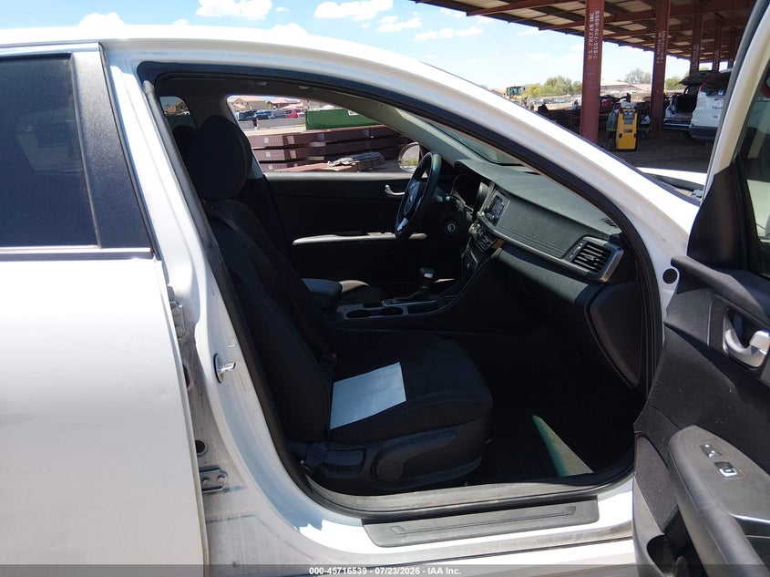 2017 Kia Optima VIN 5XXGT4L39HG126483 IAAI salvage auction — NORMAL WEAR, Clear-Dealer Only (Arizona), sold $625 on 2026-07-28 (photo 5)