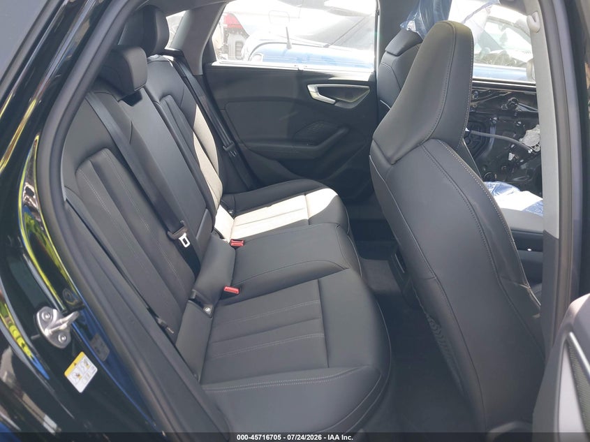 2025 Audi A5 VIN WAU2BCFU2SN068012 IAAI salvage auction — SIDE, Wait Title, sold $18,950 on 2026-09-09 (photo 8)