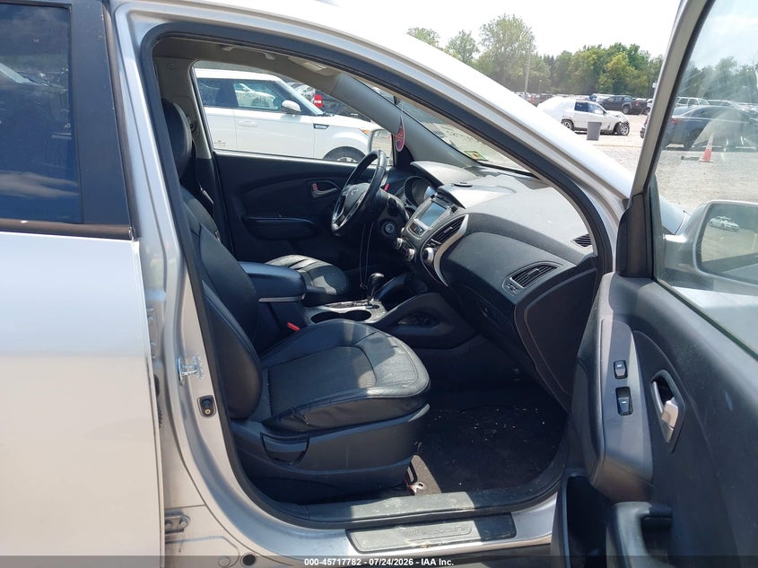 2011 Hyundai Tucson VIN KM8JUCAC8BU186297 IAAI salvage auction — NORMAL WEAR, Clear (New Jersey), sold $1,050 on 2026-07-28 (photo 5)