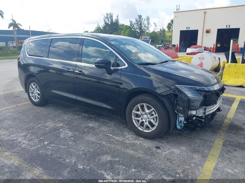 2027 Chrysler Pacifica VIN 2C4RC1BG8VR559758 IAAI salvage auction — SIDE, Enterprise Vehicles Clear Only (Texas), sold $10,100 on 2026-07-30 (photo 1)